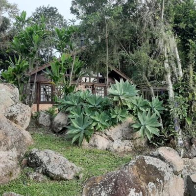 Pousada com 213m², 6 quartos (sendo 1 suíte), no bairro Jurerê Internacional em Florianópolis