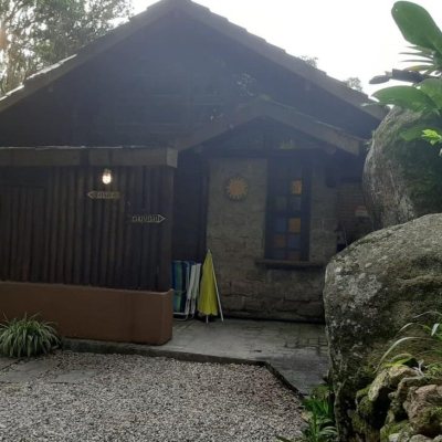 Pousada com 213m², 6 quartos (sendo 1 suíte), no bairro Jurerê Internacional em Florianópolis