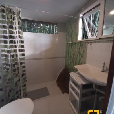 Pousada com 213m², 6 quartos (sendo 1 suíte), no bairro Jurerê Internacional em Florianópolis