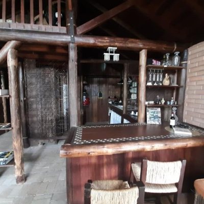 Pousada com 213m², 6 quartos (sendo 1 suíte), no bairro Jurerê Internacional em Florianópolis