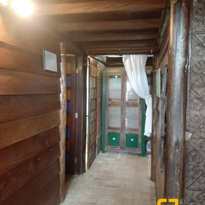 Pousada com 213m², 6 quartos (sendo 1 suíte), no bairro Jurerê Internacional em Florianópolis