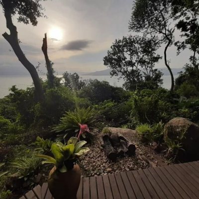 Pousada com 213m², 6 quartos (sendo 1 suíte), no bairro Jurerê Internacional em Florianópolis