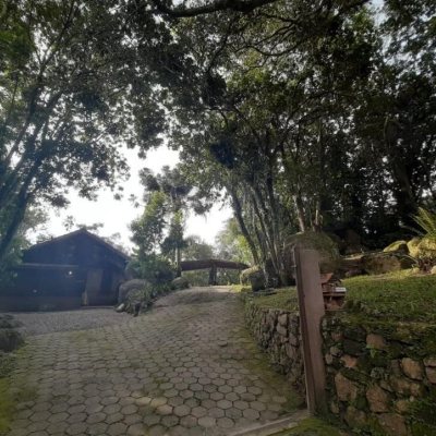 Pousada com 213m², 6 quartos (sendo 1 suíte), no bairro Jurerê Internacional em Florianópolis
