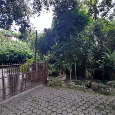 Pousada com 213m², 6 quartos (sendo 1 suíte), no bairro Jurerê Internacional em Florianópolis