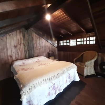 Pousada com 213m², 6 quartos (sendo 1 suíte), no bairro Jurerê Internacional em Florianópolis