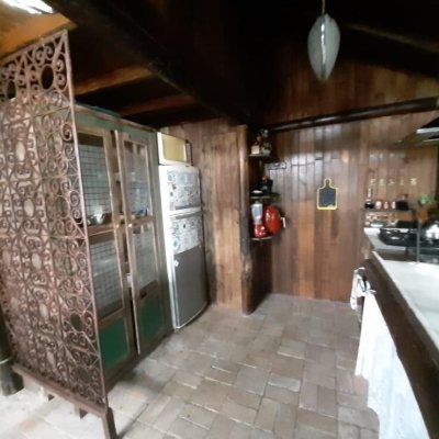 Pousada com 213m², 6 quartos (sendo 1 suíte), no bairro Jurerê Internacional em Florianópolis