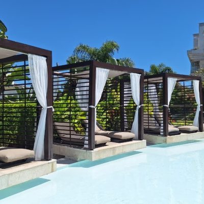 Apartamentos com 125m², 2 quartos, 1 suíte, 2 garagens, no bairro Jurerê Internacional em Florianópolis