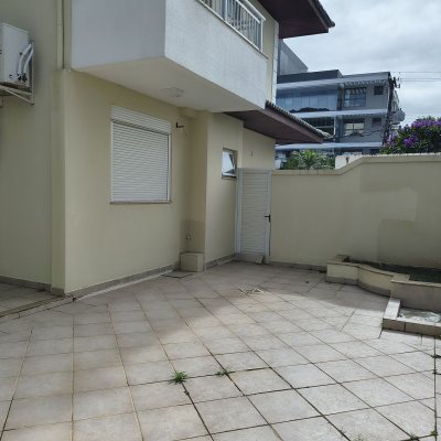 Apartamentos com 122m², 3 quartos, 2 suítes, 2 garagens, no bairro Jurerê Internacional em Florianópolis