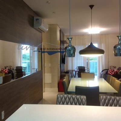 Apartamentos com 155m², 3 quartos (sendo 3 suítes), 2 garagens, no bairro Jurerê Internacional em Florianópolis