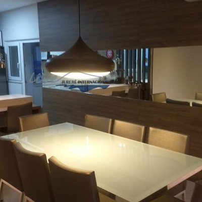 Apartamentos com 155m², 3 quartos (sendo 3 suítes), 2 garagens, no bairro Jurerê Internacional em Florianópolis