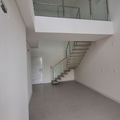 Apartamentos com 74m², 2 quartos, 2 suítes, 2 garagens, no bairro Jurerê Internacional em Florianópolis