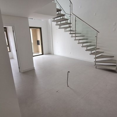 Apartamentos com 74m², 2 quartos, 2 suítes, 2 garagens, no bairro Jurerê Internacional em Florianópolis