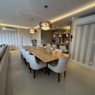 Apartamentos com 147m², 2 quartos, 2 suítes, 2 garagens, no bairro Jurerê Internacional em Florianópolis