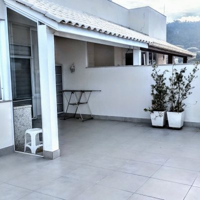 Cobertura com 178m², 3 quartos (sendo 1 suíte), 2 garagens, no bairro Ingleses Norte em Florianópolis