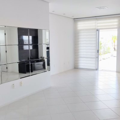 Cobertura com 178m², 3 quartos (sendo 1 suíte), 2 garagens, no bairro Ingleses Norte em Florianópolis