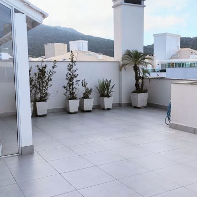Cobertura com 178m², 3 quartos (sendo 1 suíte), 2 garagens, no bairro Ingleses Norte em Florianópolis