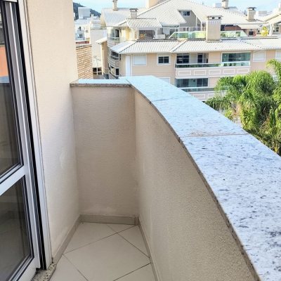 Cobertura com 178m², 3 quartos (sendo 1 suíte), 2 garagens, no bairro Ingleses Norte em Florianópolis