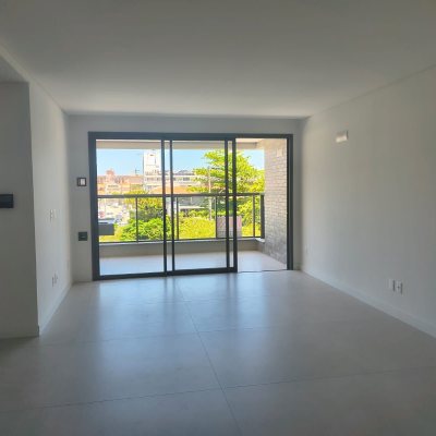 Apartamentos com 120m², 3 quartos, 3 suítes, 2 garagens, no bairro Jurerê Internacional em Florianópolis