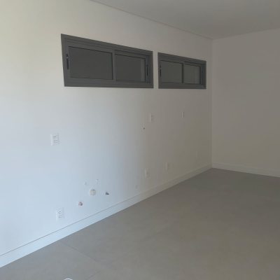 Apartamentos com 120m², 3 quartos, 3 suítes, 2 garagens, no bairro Jurerê Internacional em Florianópolis