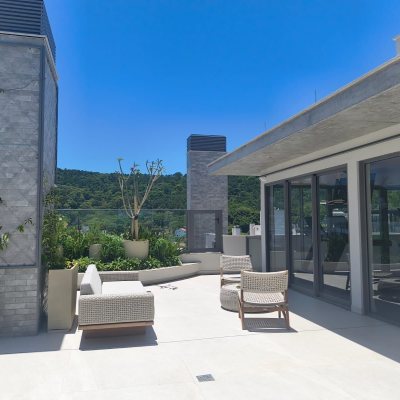 Apartamentos com 120m², 3 quartos, 3 suítes, 2 garagens, no bairro Jurerê Internacional em Florianópolis