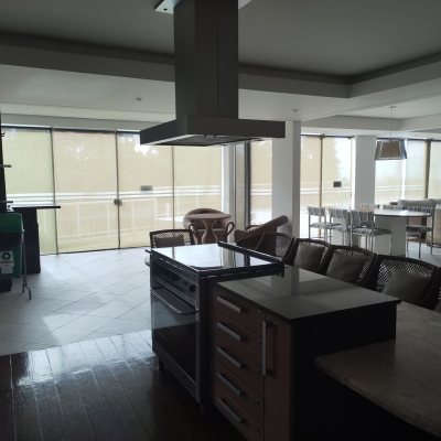 Apartamentos com 165m², 3 quartos (sendo 2 suítes), 2 garagens, no bairro Jurerê em Florianópolis