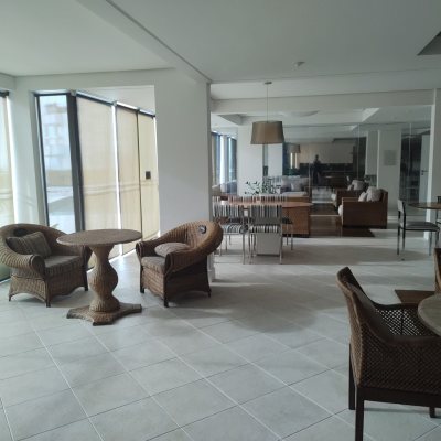 Apartamentos com 165m², 3 quartos (sendo 2 suítes), 2 garagens, no bairro Jurerê em Florianópolis