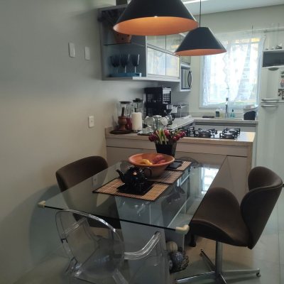 Apartamentos com 165m², 3 quartos (sendo 2 suítes), 2 garagens, no bairro Jurerê em Florianópolis