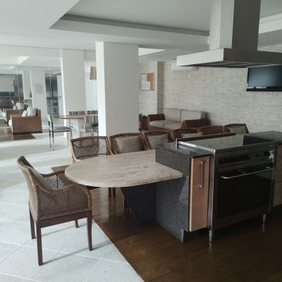 Apartamentos com 165m², 3 quartos (sendo 2 suítes), 2 garagens, no bairro Jurerê em Florianópolis