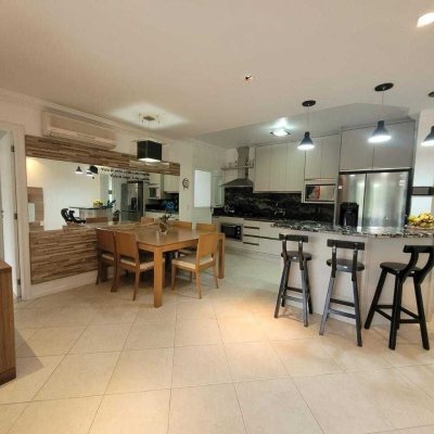 Apartamentos com 124m², 3 quartos (sendo 3 suítes), 2 garagens, no bairro Jurerê em Florianópolis