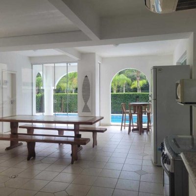 Apartamentos com 124m², 3 quartos (sendo 3 suítes), 2 garagens, no bairro Jurerê em Florianópolis