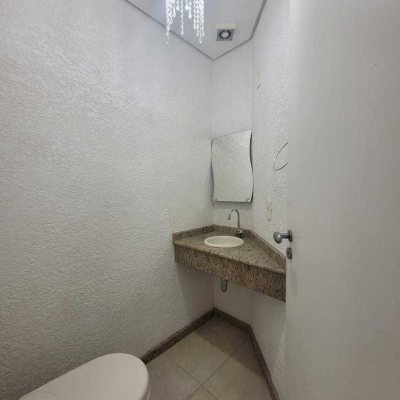 Apartamentos com 124m², 3 quartos (sendo 3 suítes), 2 garagens, no bairro Jurerê em Florianópolis