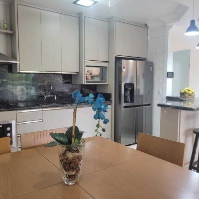 Apartamentos com 124m², 3 quartos (sendo 3 suítes), 2 garagens, no bairro Jurerê em Florianópolis