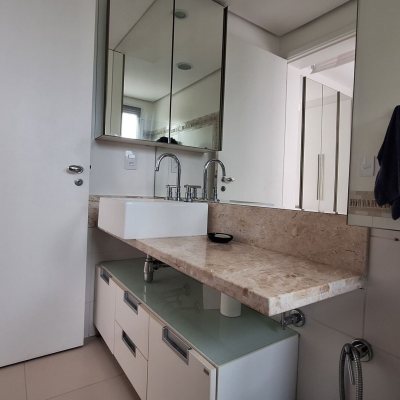 Apartamentos com 176m², 4 quartos, 4 suítes, 3 garagens, no bairro Jurerê Internacional em Florianópolis