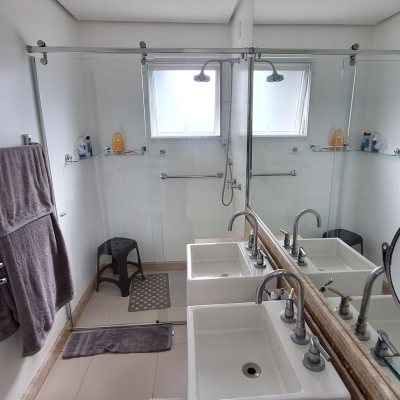 Apartamentos com 176m², 4 quartos, 4 suítes, 3 garagens, no bairro Jurerê Internacional em Florianópolis