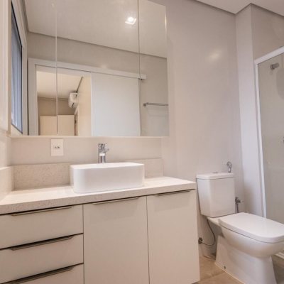 Apartamentos com 128m², 3 quartos, 3 suítes, 2 garagens, no bairro Cachoeira do Bom Jesus em Florianópolis