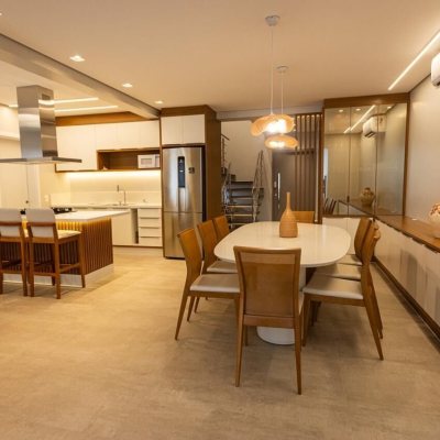 Apartamentos com 128m², 3 quartos, 3 suítes, 2 garagens, no bairro Cachoeira do Bom Jesus em Florianópolis