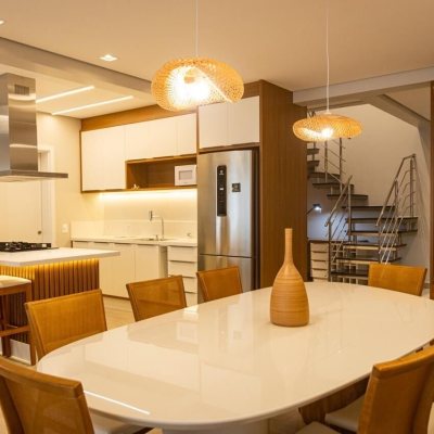 Apartamentos com 128m², 3 quartos, 3 suítes, 2 garagens, no bairro Cachoeira do Bom Jesus em Florianópolis