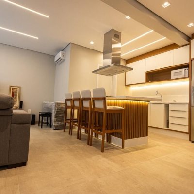 Apartamentos com 128m², 3 quartos, 3 suítes, 2 garagens, no bairro Cachoeira do Bom Jesus em Florianópolis