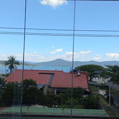 Apartamentos com 105m², 3 quartos (sendo 1 suíte), 2 garagens, no bairro Canajurê em Florianópolis