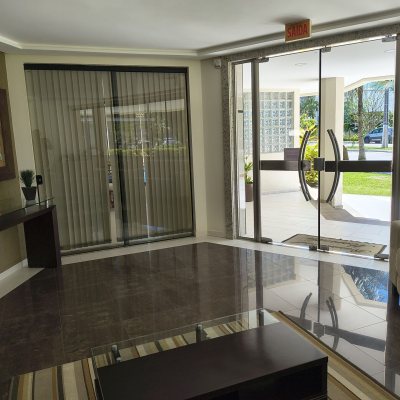 Apartamentos com 128m², 3 quartos, 3 suítes, 2 garagens, no bairro Jurerê Internacional em Florianópolis