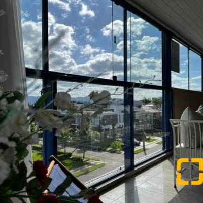 Cobertura com 330m², 3 quartos, 3 suítes, 2 garagens, no bairro Jurerê Internacional em Florianópolis