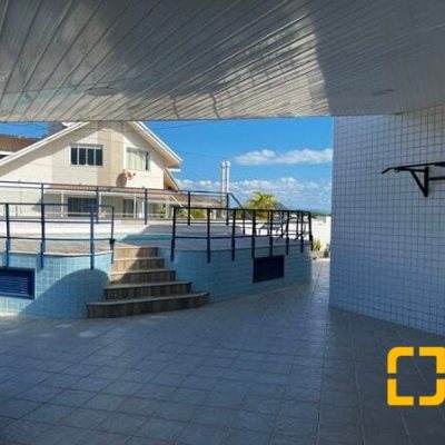 Cobertura com 330m², 3 quartos, 3 suítes, 2 garagens, no bairro Jurerê Internacional em Florianópolis