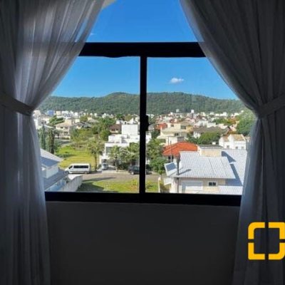 Cobertura com 330m², 3 quartos, 3 suítes, 2 garagens, no bairro Jurerê Internacional em Florianópolis