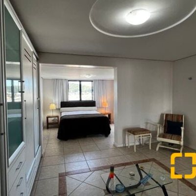 Cobertura com 330m², 3 quartos, 3 suítes, 2 garagens, no bairro Jurerê Internacional em Florianópolis