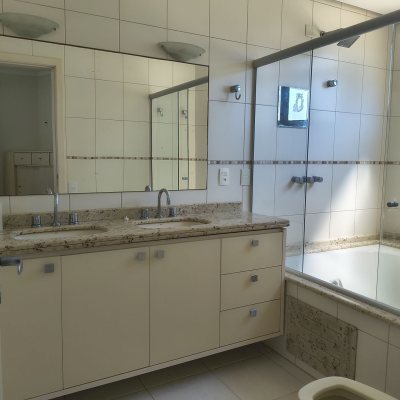 Apartamentos com 139m², 3 quartos, 2 suítes, 4 garagens, no bairro Jurerê Internacional em Florianópolis