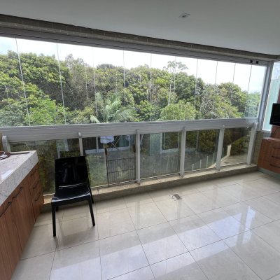 Apartamentos com 105m², 3 quartos, 3 suítes, 2 garagens, no bairro Jurerê Internacional em Florianópolis