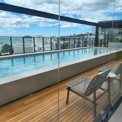 Apartamentos com 114m², 3 quartos, 2 suítes, 2 garagens, no bairro Jurerê em Florianópolis