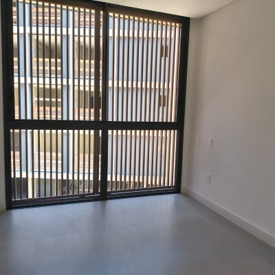 Apartamentos com 114m², 3 quartos, 2 suítes, 2 garagens, no bairro Jurerê em Florianópolis