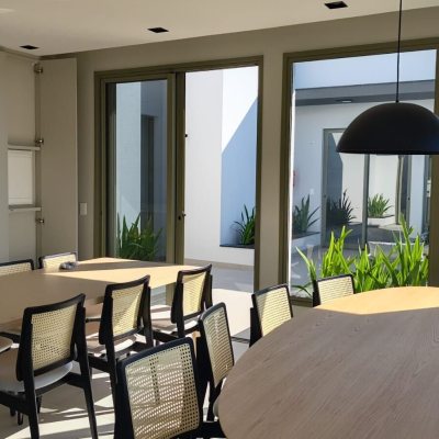 Apartamentos com 65m², 2 quartos, 2 suítes, 2 garagens, no bairro Jurerê Internacional em Florianópolis