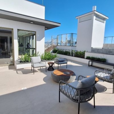 Apartamentos com 65m², 2 quartos, 2 suítes, 2 garagens, no bairro Jurerê Internacional em Florianópolis